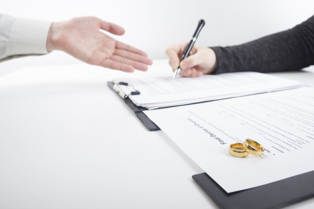 Serving Divorce Papers to Spouse in California